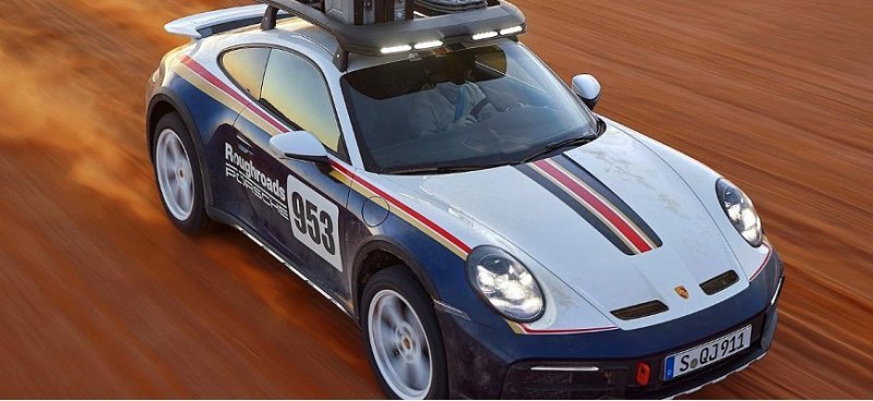 Смотрите, как Porsche 911 Dakar летит по трассе…