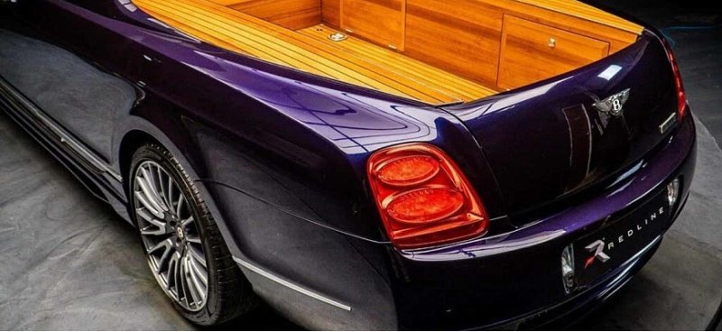 Это единственный Bentley Continental Flying Spur…