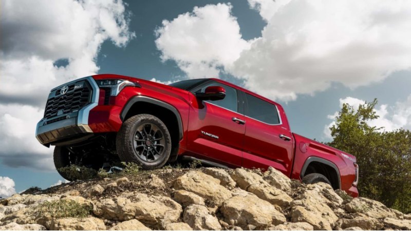 Toyota улучшает внешний вид и внедорожные…