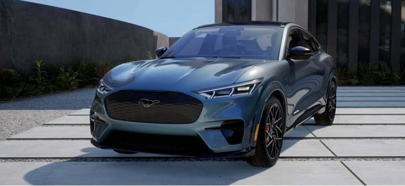 Электрический кроссовер Ford Mustang Mach-E…