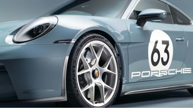 Porsche отмечает 60-летие модели 911 парой…