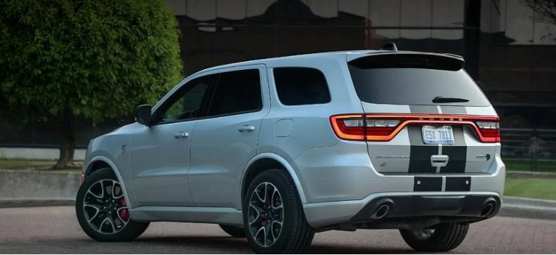 Dodge не собирается отказываться от Durango SRT…