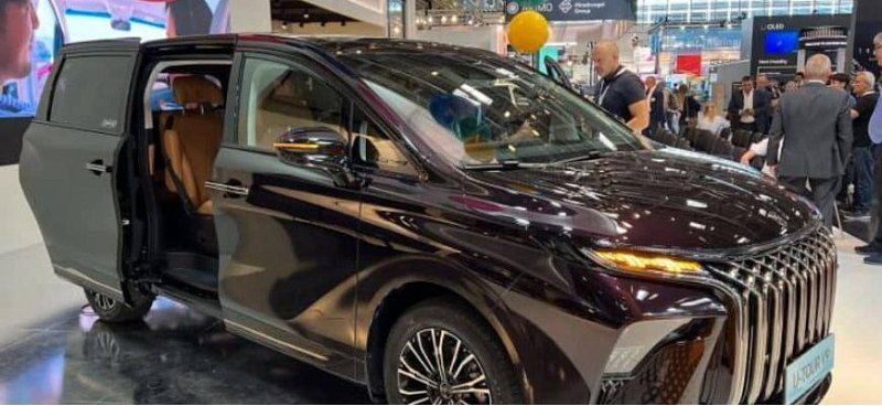 В Китае представлен минивэн Dongfeng Forthing…