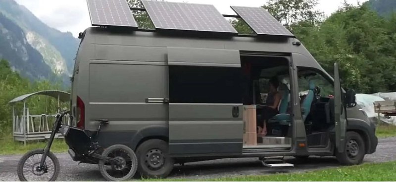 В 36-минутном видео показана 3-летняя история…