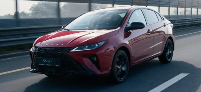 Марка Omoda запустила в РФ продажи «заряженного»…
