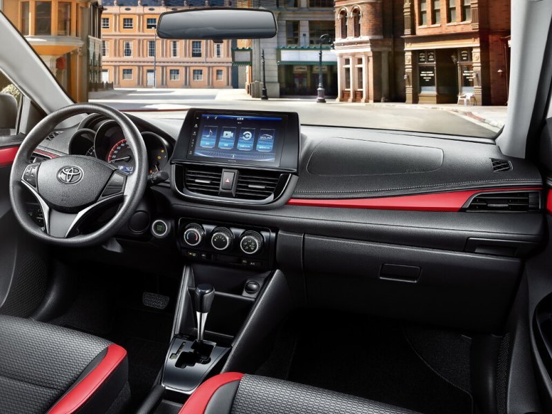 На рынке Toyota Vios, как правило, конкурирует с…