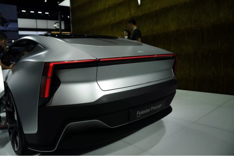 Глубже внутри, Polestar 5 оснащен собственной…