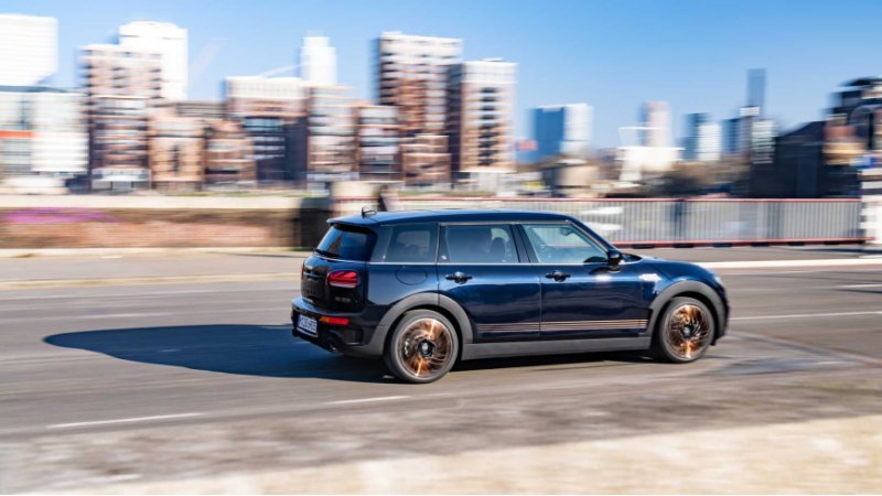 Поставки Mini Clubman 2024 модельного года в…