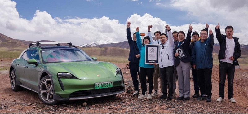 Электромобиль Porsche Taycan Cross Turismo…
