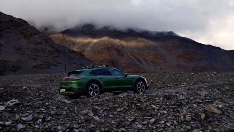 Во время всего путешествия Porsche говорит, что…