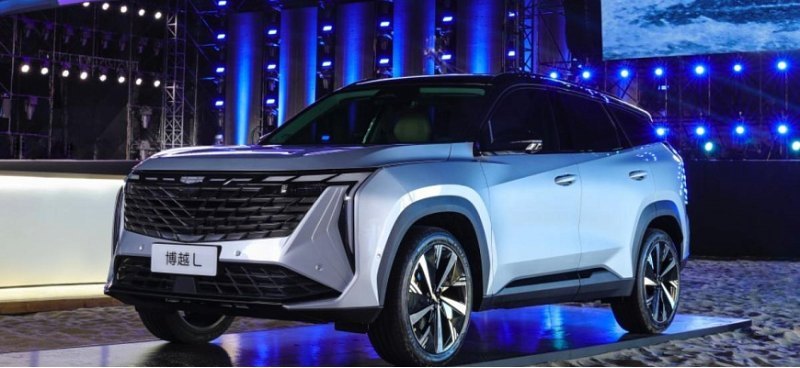 В России сертифицировали кроссовер Geely Atlas…