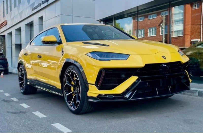 На 9-м месте располагается кроссовер Lamborghini…