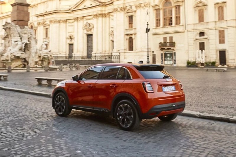 Fiat 600 Hybrid 2024 года будет доступен в Италии…