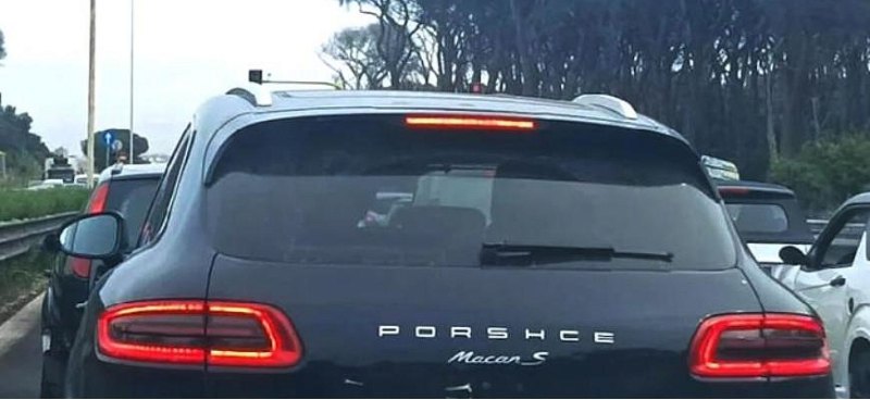 Bild: в Италии сфотографировали кроссовер Porsche…
