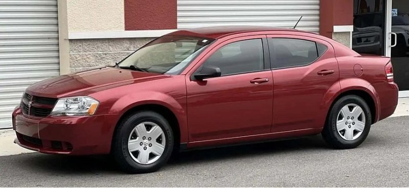 Седан Dodge Avenger 2008 года с пробегом в 17 000…