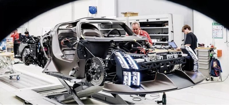 Porsche спроектировал и разработал Porsche…