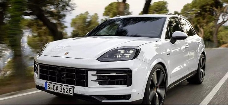 Обновленный Porsche Cayenne получил третий…