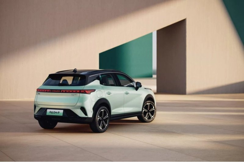 Как сообщает портал Car News China, Lynk & Co…