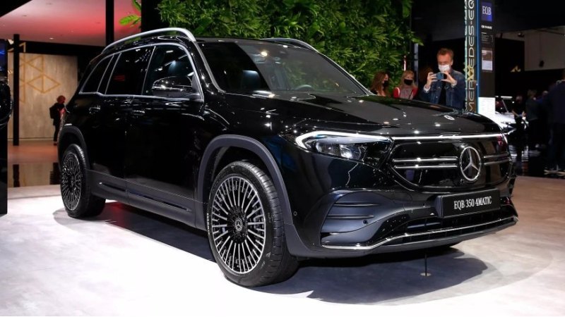 Владелец этого EQB 350 будет уведомлен об отзыве…