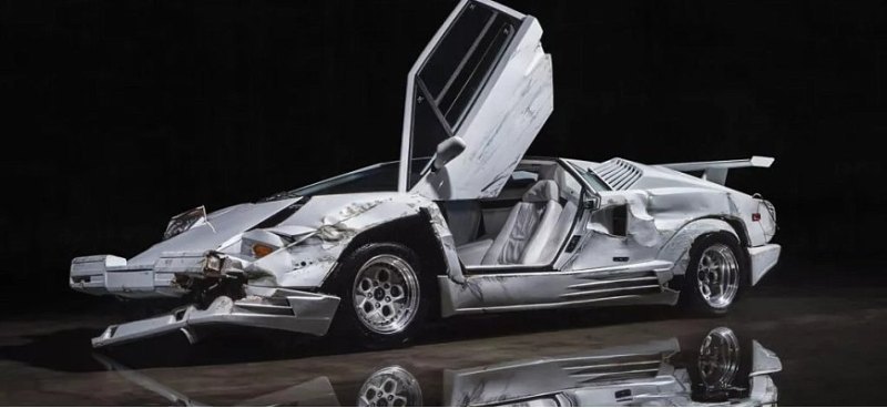 Разбитый Lamborghini Countach из фильма «Волк с…