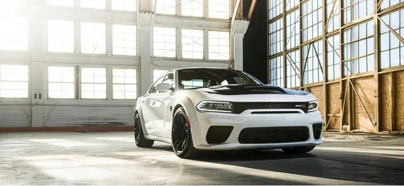 Под капотом этого Dodge Charger Hellcat находится…