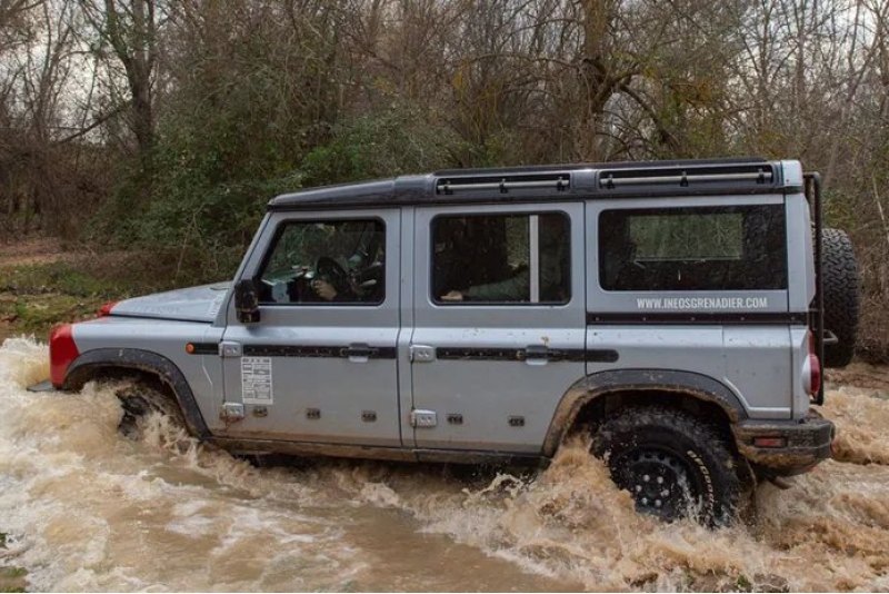 Под капотом нового Range Rover Sport SV находится…