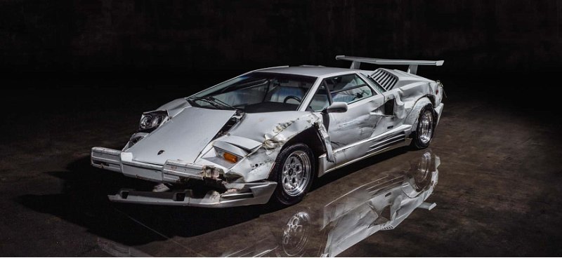 Разбившийся в фильме «Волк с Уолл-стрит» Countach…