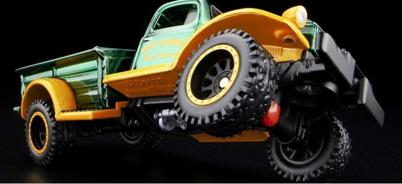 Моделька грузовика Dodge от Hot Wheel выглядит…