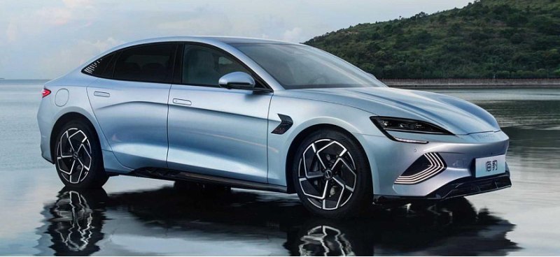 BYD Seal стал финалистом премии «Автомобиль года…