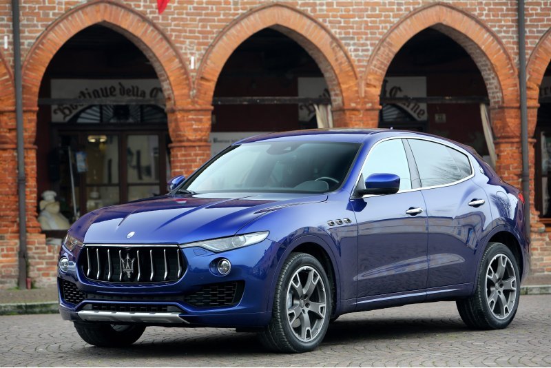 Среди них Maserati Quattroporte, а также одни из…