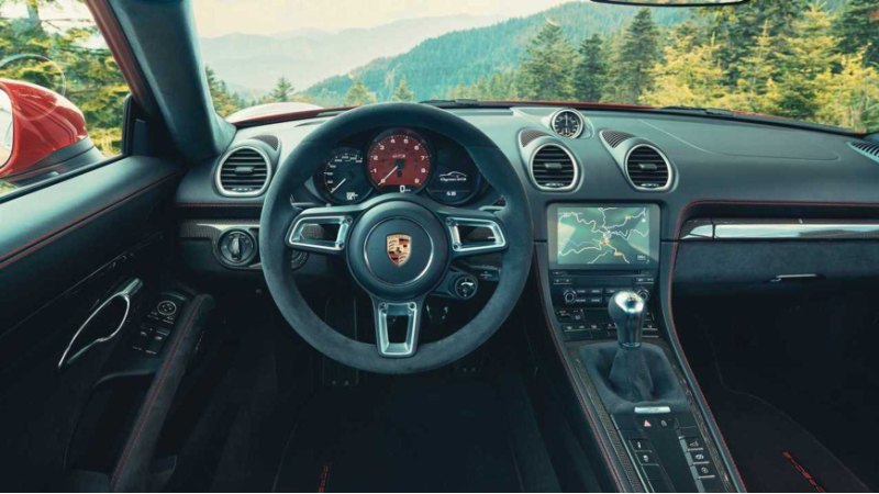 Технические специалисты Porsche исправят эту…