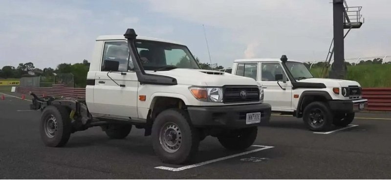 С современным V8, пикап Land Cruiser 70 1984 года…
