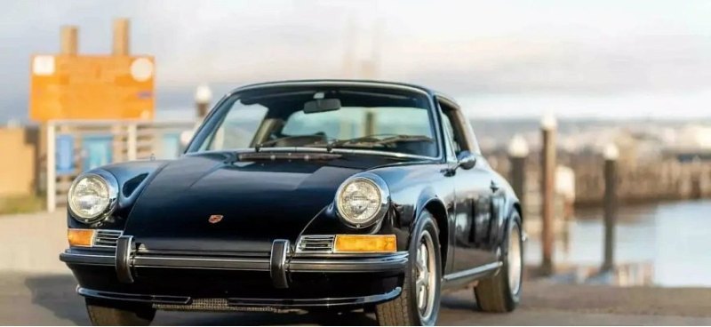 На этой Porsche 911 Targa 1972 года ездил сам…