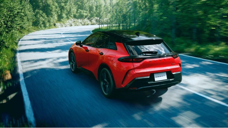Crown Sport PHEV стоит 7 650 000 иен или 4,7 млн…