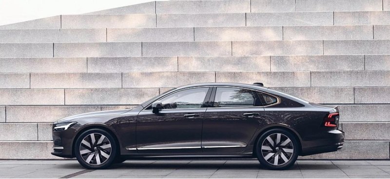 Преемник Volvo Electric S90 находится в стадии…