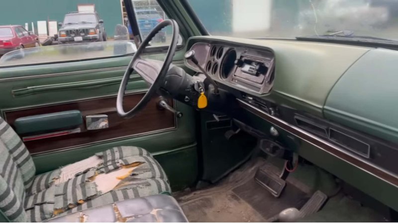 В то время как Ramcharger продолжал производиться…