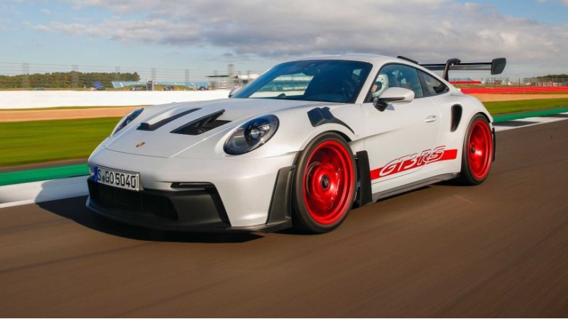 Неудивительно, что 911 GT3 RS был признан лучшим…