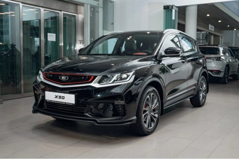 Цена Geely Tugella получила диапазон от 3 млн 959…