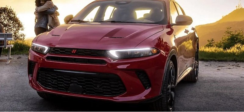 В Москве в продаже нашелся новый кроссовер Dodge…