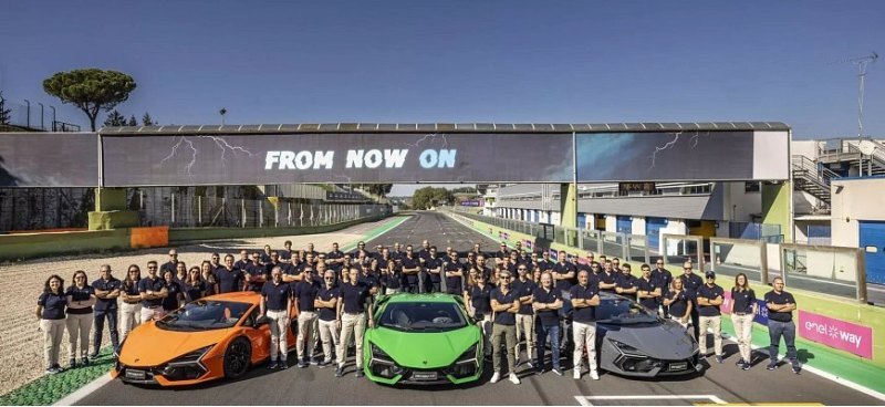 Lamborghini впервые в 2023 году достигла продажи…