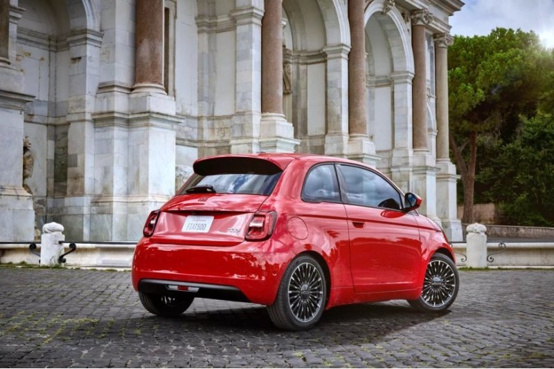 Новый Fiat 500e станет единственной моделью…