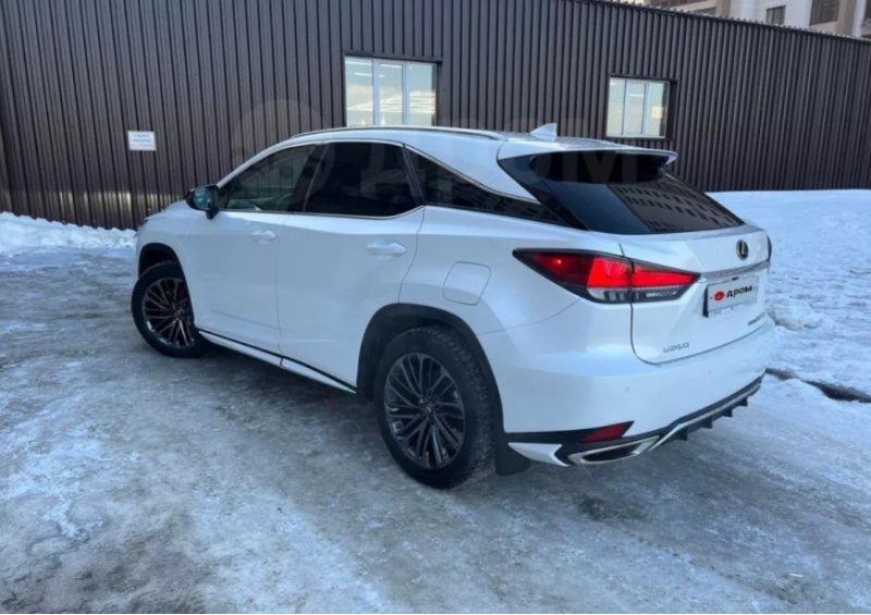 Нынешний владелец этого Lexus гордится его…