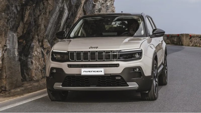 Поскольку автомобиль оснащен технологией MHEV, он…