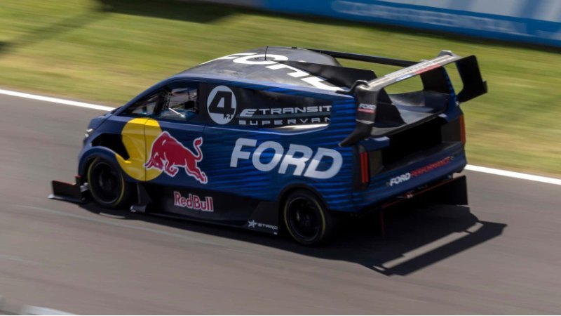 Ford SuperVan 3.3 EV продолжает устанавливать…