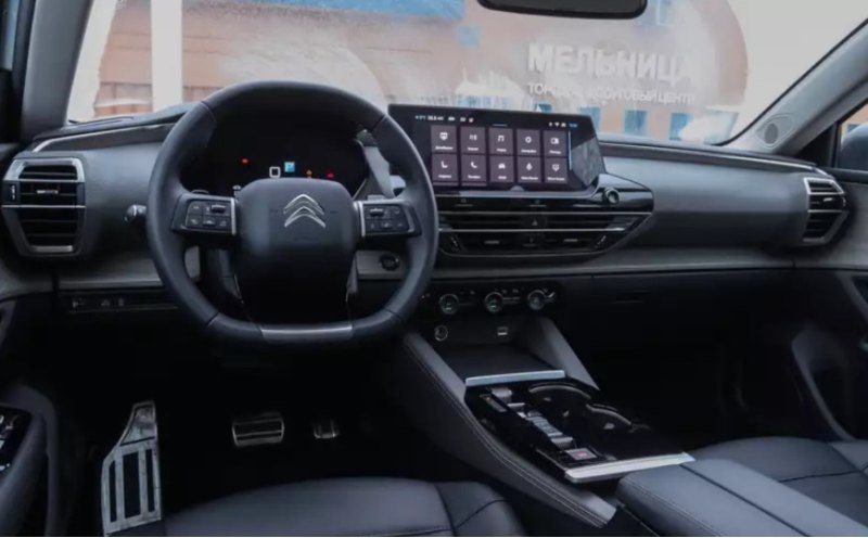 Несмотря на обтекаемый дизайн, Citroen C5 X не…