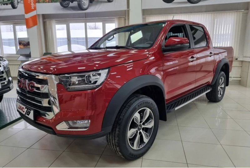 Более современный пикап от компании JAC находится…