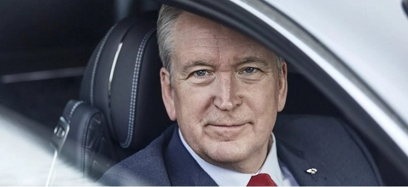 Глава Bentley уходит в отставку и становится…