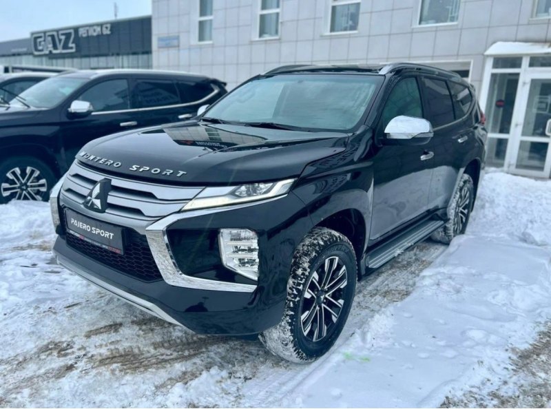 Замыкает рейтинг внедорожник Mitsubishi Pajero…