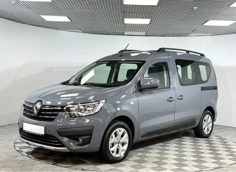 Третье место у французского компактвэна Renault…