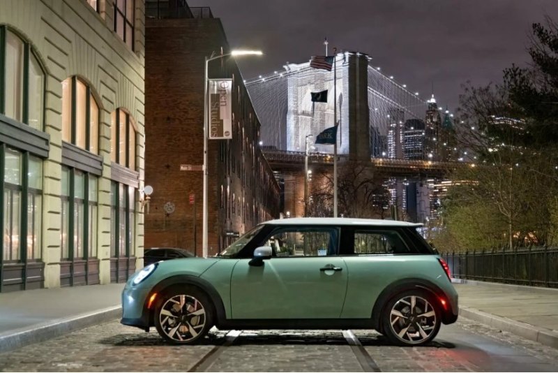 Производство Mini Cooper S 2-Door 2025 года…